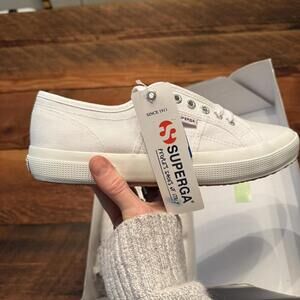 White Superga 2750 classic sneaker NEW IN BOX